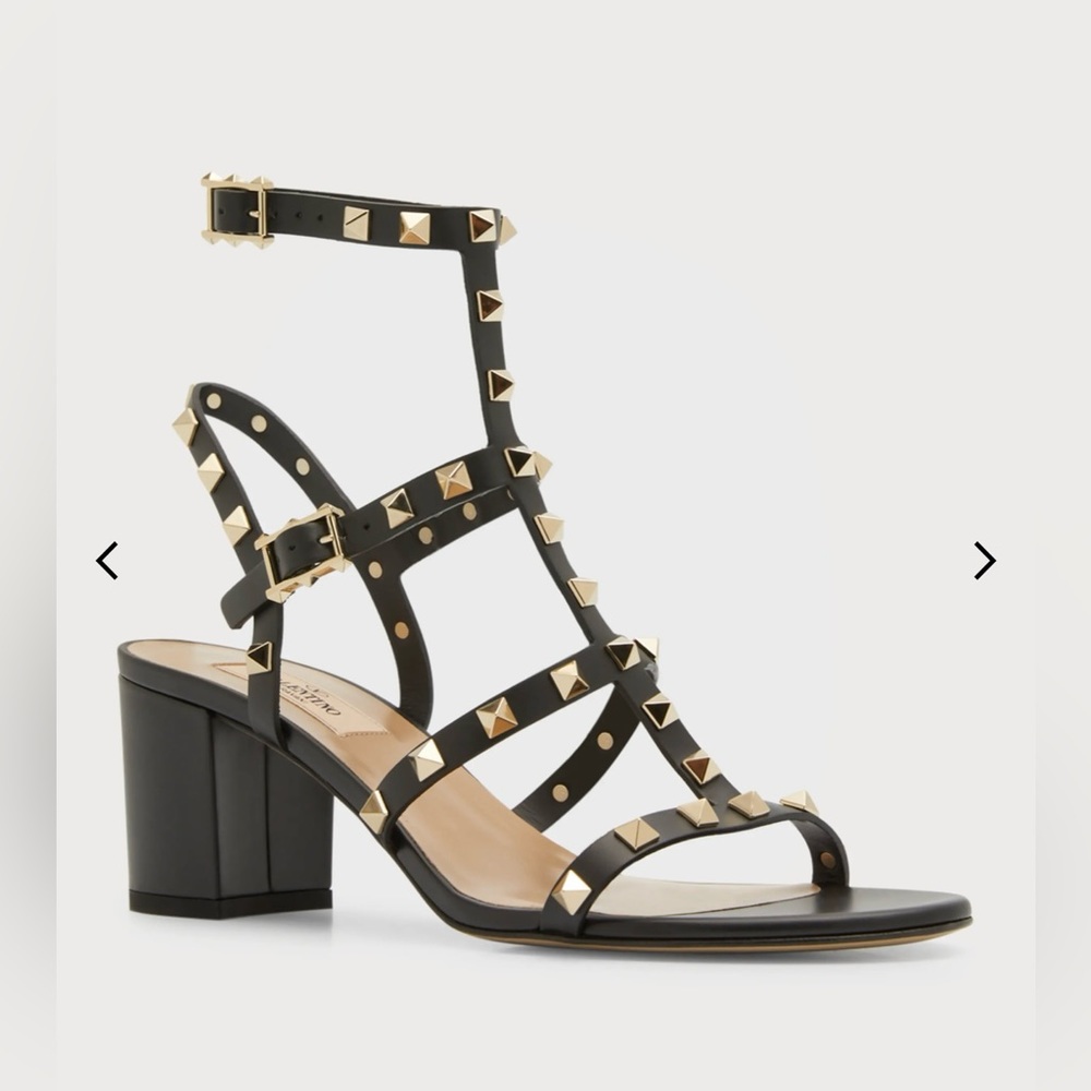 Valentino Garavani
Rockstud Leather Sandals